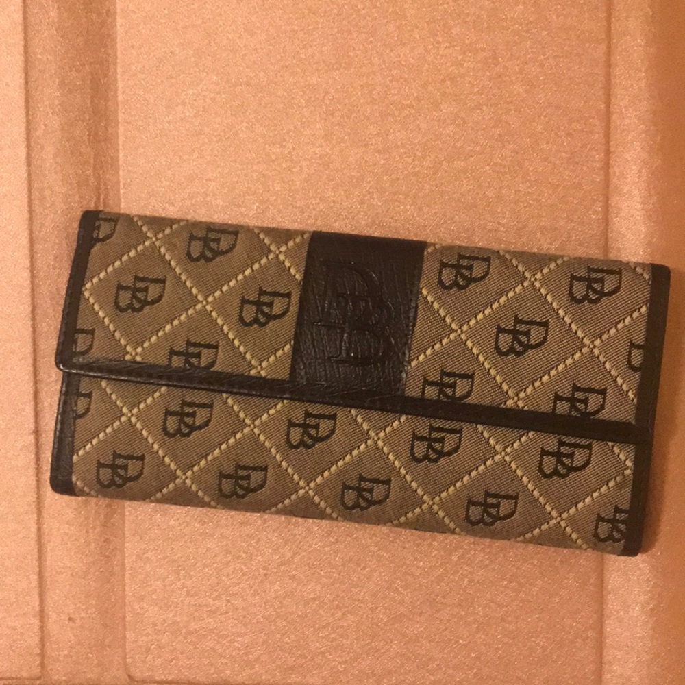 D & B Clutch (not authentic)
